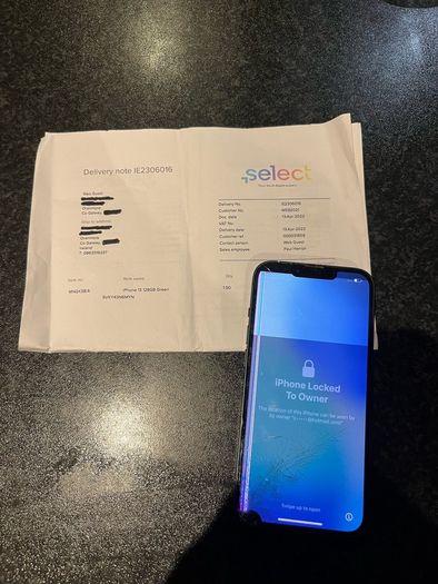 iPhone 13 (Smashed screen)