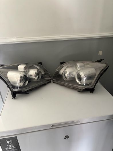 toyota avensis headlights