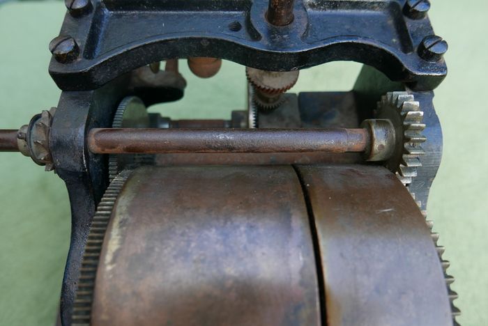 Antique Phonograph Motor - seems to work well