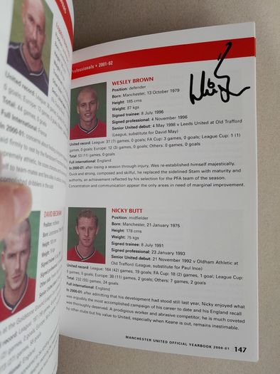 Man Utd autographs Wes Brown and John O'Shea