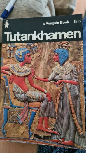 Tutankhamen. Penguin Book. VINTAGE FIRST EDITION 1965. Paperback In Good Condition.