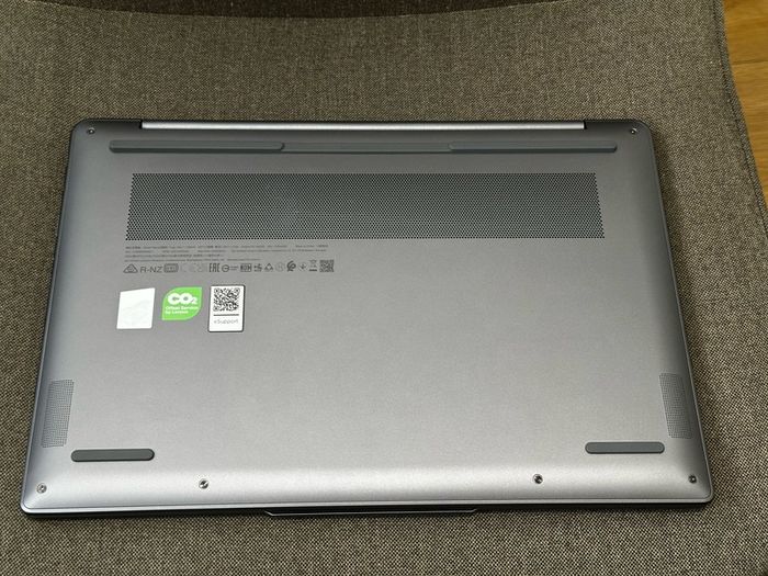 LENOVO Yoga Slim 7- Intel Core Ultra 7