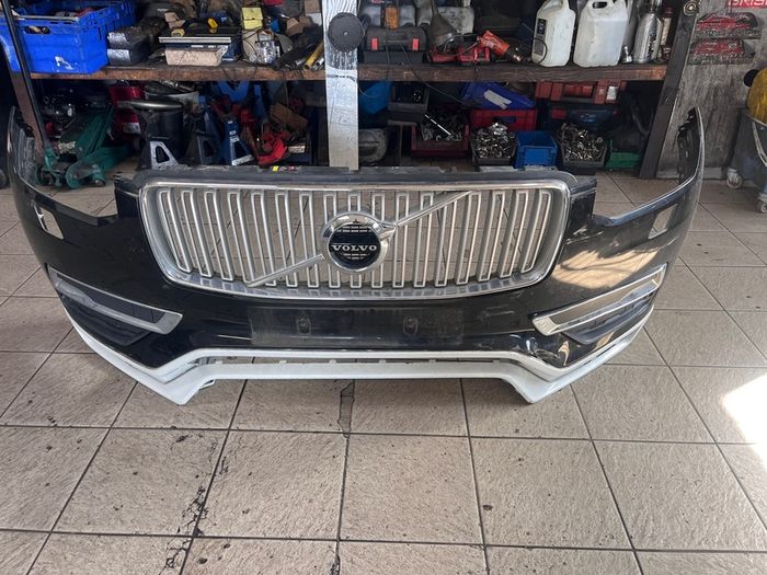 Volvo xc90 bomper with grill