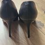 Leather pumps with a metal toe Image 5