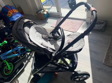 Stroller + Carrycot + Infant Car Seat + Isofix Base