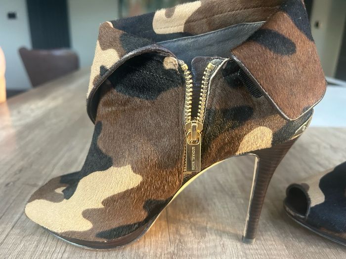 womans shoe