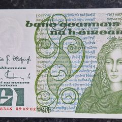 1982 bank of ireland Queen meabh one pound UNCIRCULATED