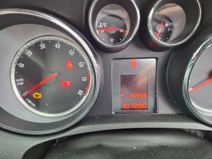 Motor car