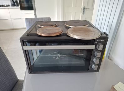 Mini oven and hob