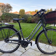 Liv Flourish 1 Ladies Hybrid Bike unused Size Small