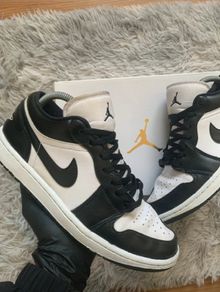 Nike Air Jordan 1 Low in a "Panda" or white/black colorway Size 7