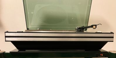 STD 305M  |  Suspended Sub-Chassis Belt-Drive Turntable