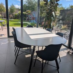 Boconcept white extendable dining