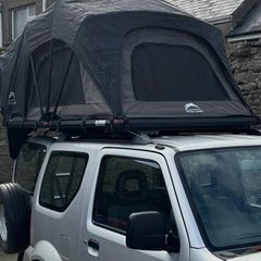Car roof tent