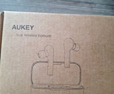 ear buds  new never used