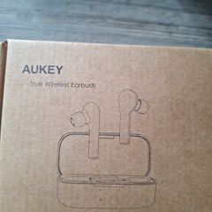 ear buds  new never used