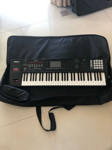 Roland FA 06