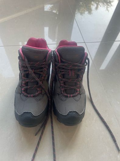 girls hiking boots