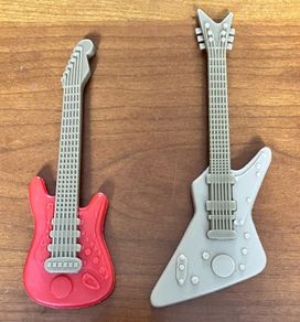 Doll's Guitars
