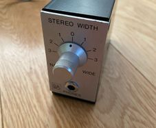 Bang and Olufsen stereo width box B&O speakers hifi
