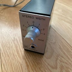 Bang and Olufsen stereo width box B&O speakers hifi