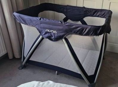Nuna travel cot