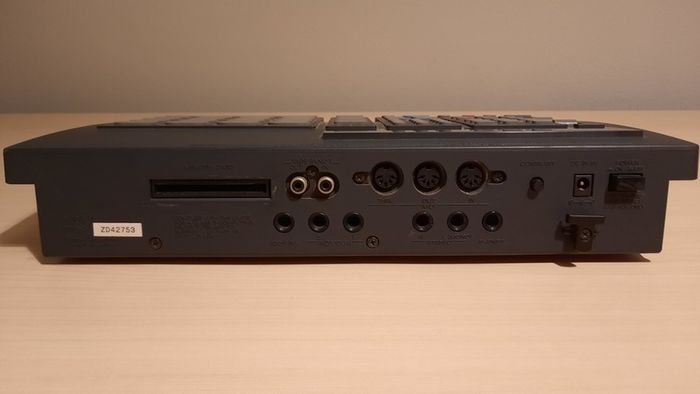 Roland R-70