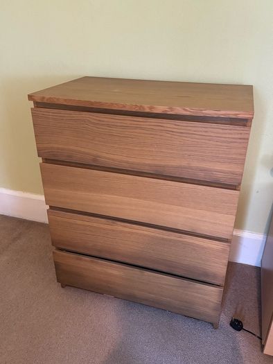 chest of drawers