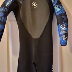 Wetsuit