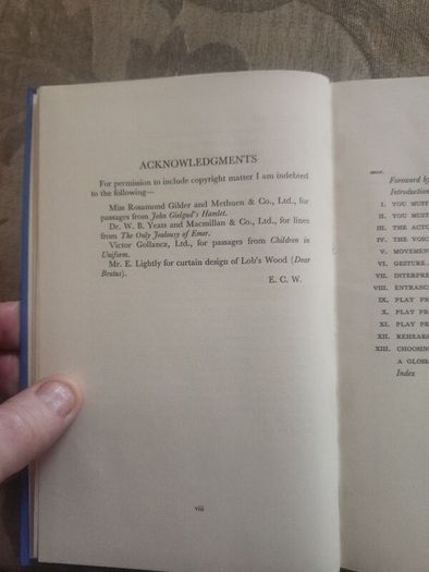 Problems Of Acting And Play Production. By Edwin C. White.  Forward By Flora  Robson. 1955. Hardback In Good Condition.  See Photos For Same.