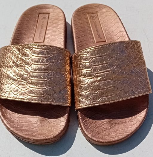 Ladies Sliders