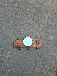 coat holder with mirror