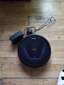 Robot vacuum cleaner
