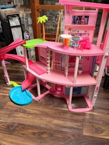 barbie dreamhouse