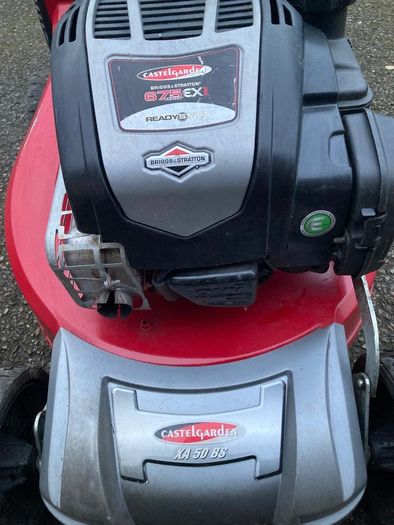 Self drive lawnmover - Castelgarden