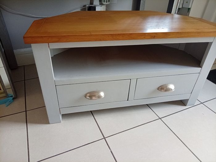Tv unit