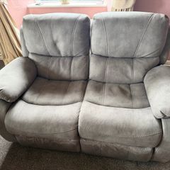 Stunning Suite of Furniture All Recliners