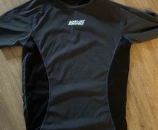 Scramble rashguard