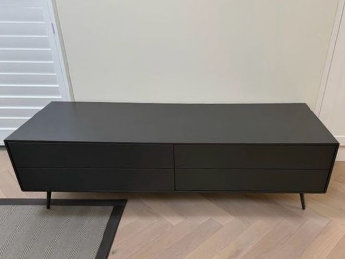 Bo Concept TV media unit