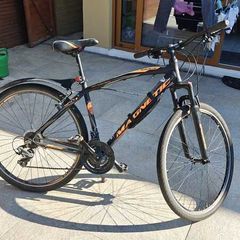 Almost New Mens Hybrid Bike