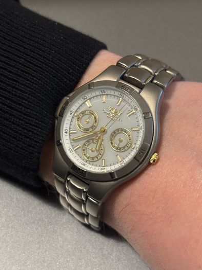 Day Date Mens Solar Watch 1990s