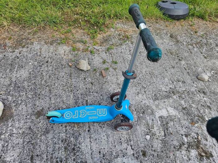 2x Free Micro Scooters