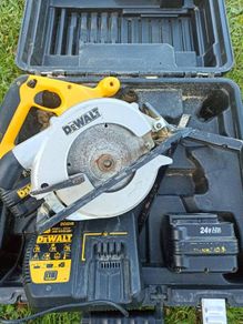 dewalt saw