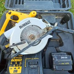 dewalt saw