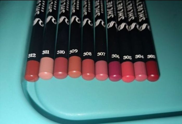 x10 Bundle - Brand New Society Matt Lip Liner - Variety Of Colours - 1.02 Each - RRP - 11.00
