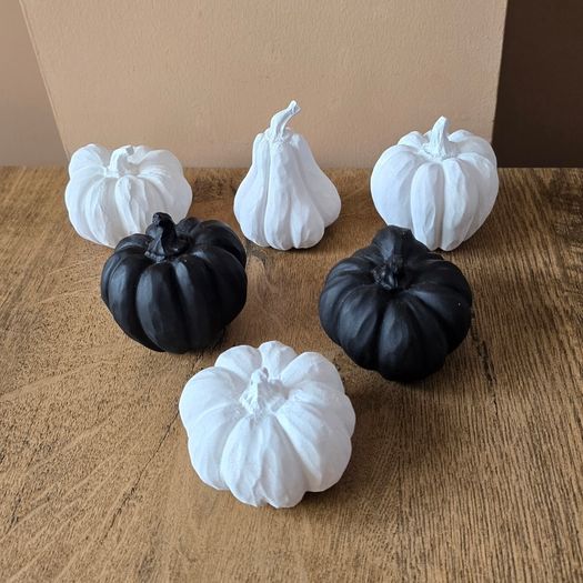 6 pumpkins Halloween
