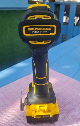 DEWALT DCD709 Ty2   2-speed-Cordless combi  drill brushless 18v