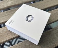 Oura ring 4 stealth unopened