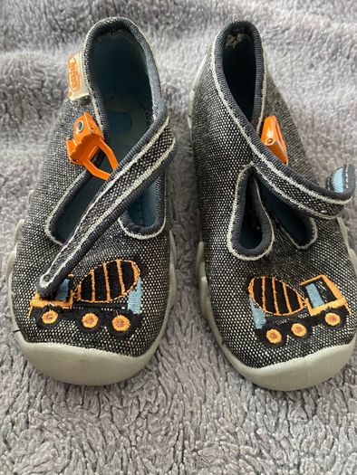 Boys shoes size 22(uk5)-27(uk8.5)