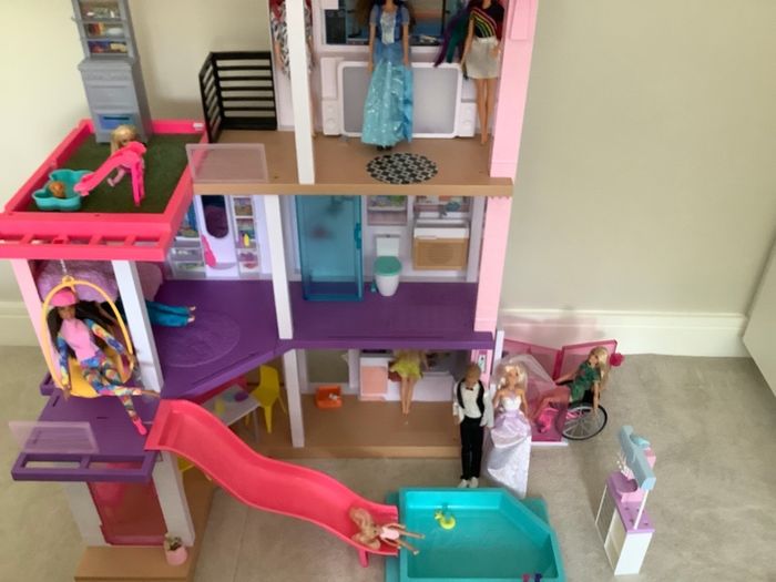 Barbie Dreamhouse, dolls & accessories
